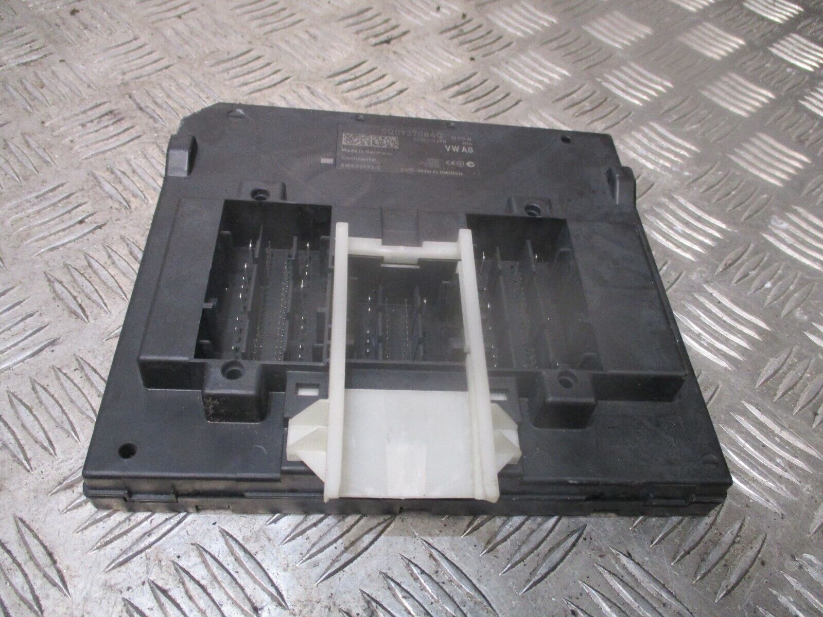 2013 GENUINE SKODA OCTAVIA BCM BODY CONTROL MODULE 5Q0937084Q