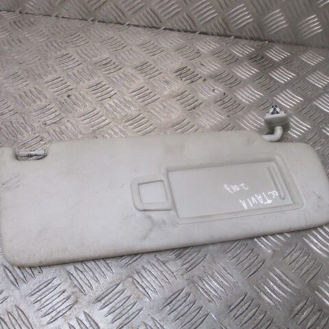 2013 GENUINE SKODA OCTAVIA FRONT RIGHT DRIVER SIDE SUNVISOR OSF