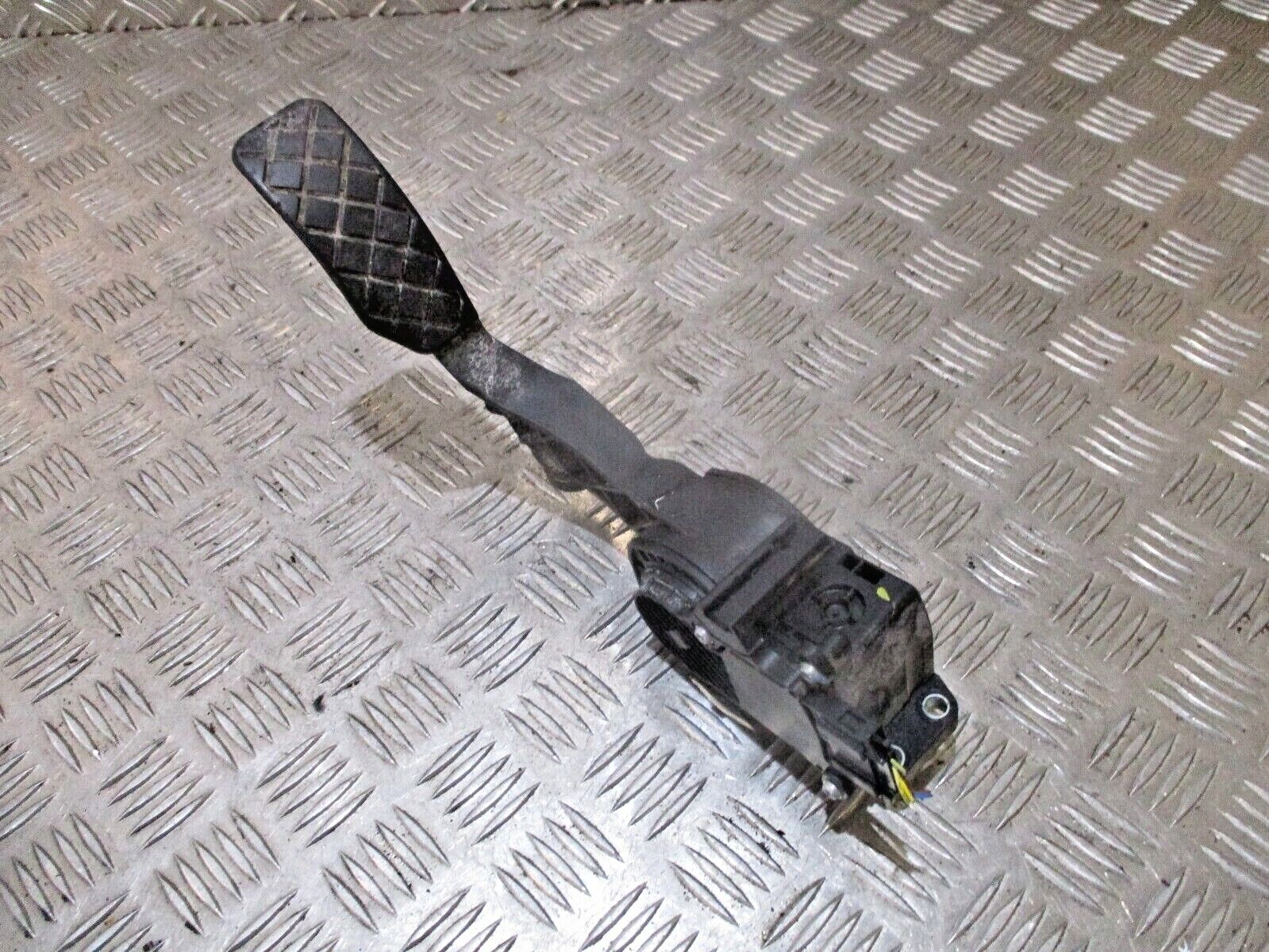 2015 GENUINE AUDI A1 8X ACCELERATOR THROTTLE PEDAL 6R2723503A