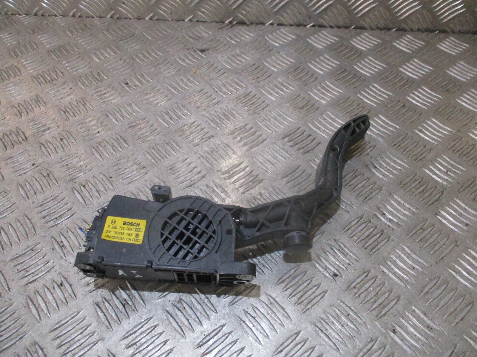 2015 GENUINE AUDI A1 8X ACCELERATOR THROTTLE PEDAL 6R2723503A - Image 3