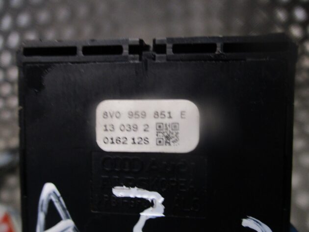 2013 GENUINE AUDI A3 8V FRONT RIGHT DRIVER SIDE WINDOW SWITCH 8V0959851E - Image 2