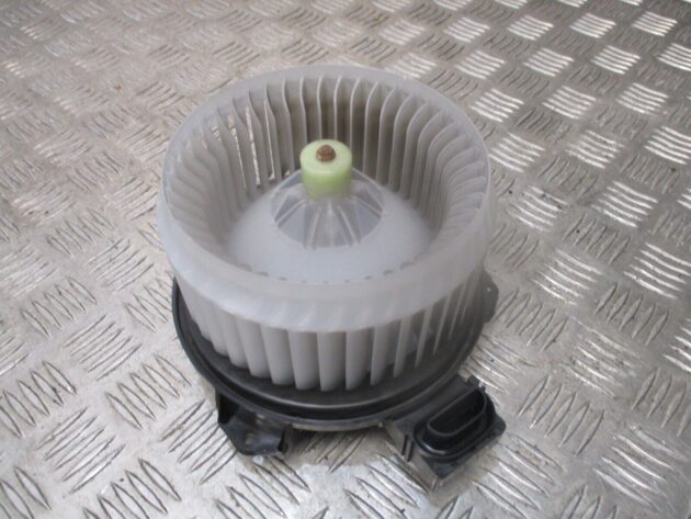 2016 GENUINE TOYOTA YARIS DENSO HEATER BLOWER FAN MOTOR - Image 3