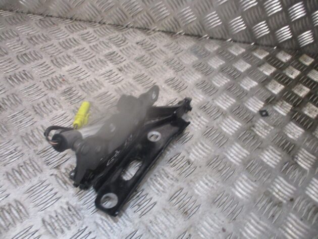 2014 GENUINE AUDI A3 8V FRONT RIGHT DRIVER SIDE BONNET HINGE 8V0823302F - Image 2