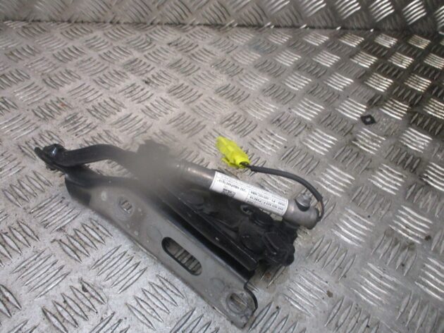 2014 GENUINE AUDI A3 8V FRONT RIGHT DRIVER SIDE BONNET HINGE 8V0823302F - Image 3