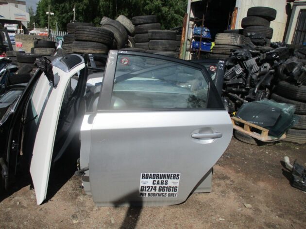 2012 GENUINE TOYOTA PRIUS REAR LEFT PASSENGER SIDE BARE SHELL DOOR NSR - Image 2