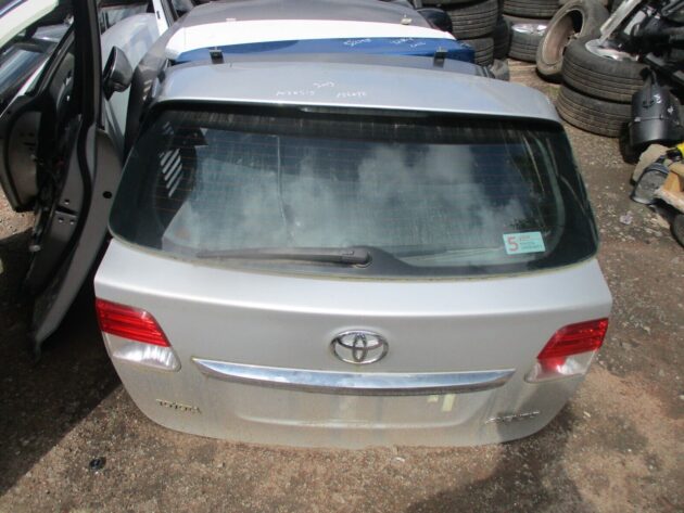 2013 GENUINE TOYOTA AVENSIS ESTATE REAR TAILGATE BOOT LID - Image 2