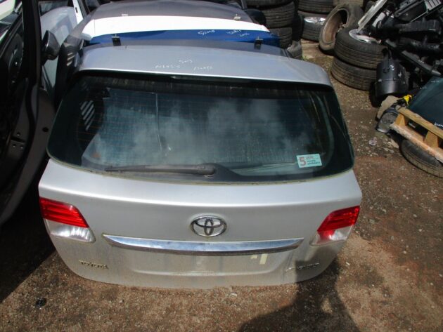 2013 GENUINE TOYOTA AVENSIS ESTATE REAR TAILGATE BOOT LID - Image 3