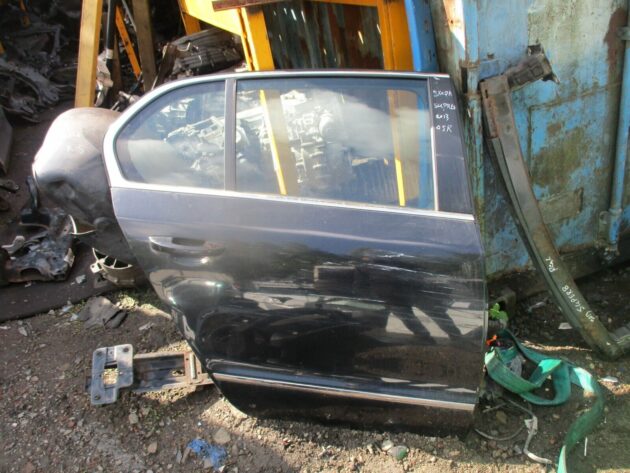 2013 GENUINE SKODA SUPERB REAR RIGHT DRIVER SIDE BARE SHELL DOOR OSR - Image 2