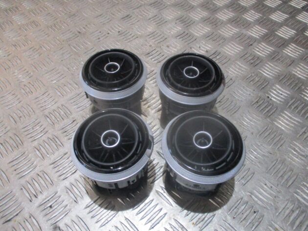 2016 GENUINE AUDI A3 8V SALOON SET X 4 FRONT DASHBOARDS AIRVENTS 8V0820901A - Image 2