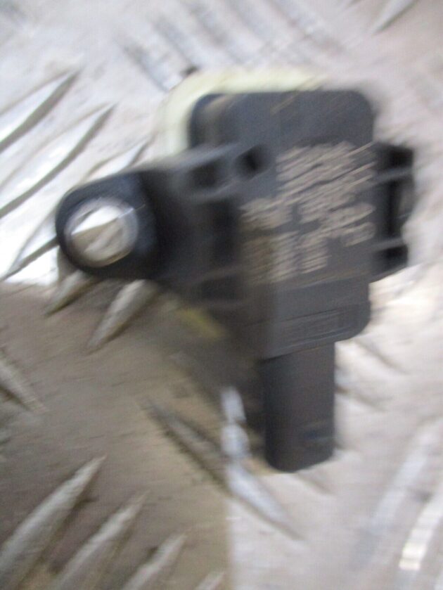 2012 GENUINE VW AUDI SKODA SEAT AIRBG IMPACT CRASH SENSOR 4H0955557 - Image 2