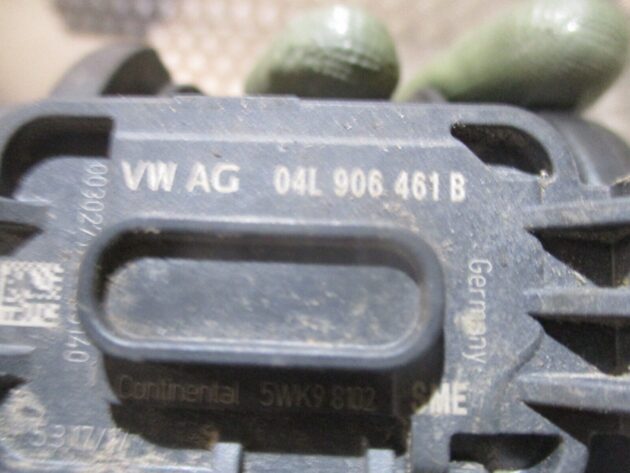 2014 GENUINE VW GOLF MK7 1.6TDI AIR FLOW METER MASS SENSOR 04L906461B - Image 2