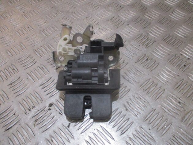 2013 GENUINE AUDI A3 HATCHBACK REAR TAILGATE BOOT LOCK MECHANISM 8R0827505 - Image 3