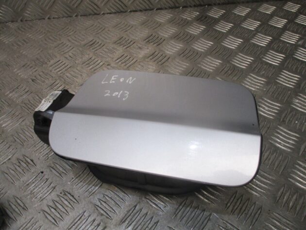 2013 GENUINE SEAT LEON HATCHBACK REAR FUEL FILLER FLAP CAP 5F4809905D - Image 2