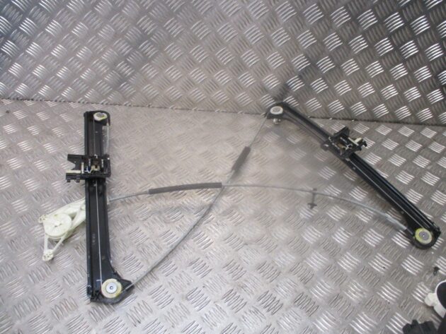 2017 AUDI A3 8V 3DOOR FRONT RIGHT DRIVER SIDE WINDOW REGULATER 8V3837462A OEM - Image 2