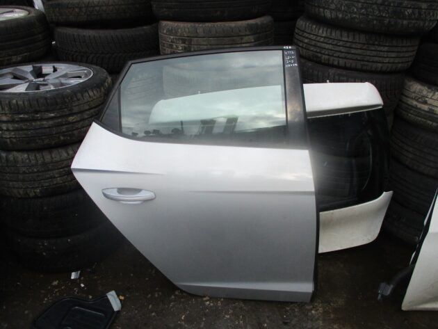 2013 GENUINE SEAT LEON HATCHBACK REAR RIGHT DRIVER SIDE BARE SHELL DOOR - Image 3