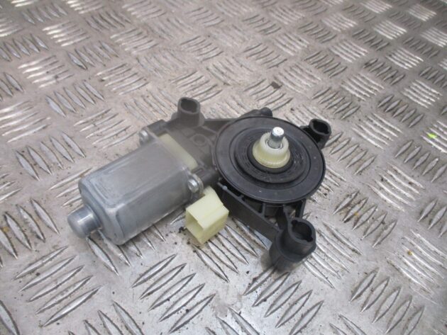 2014 GENUINE SEAT LEON FRONT RIGHT DRIVER SIDE WINDOW MOTOR 5Q0959802B - Image 2