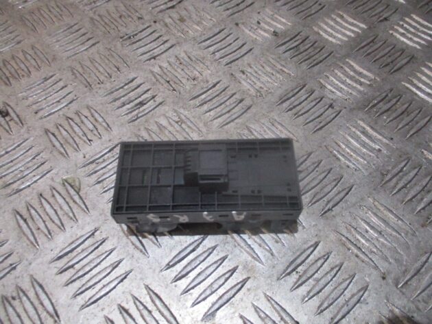 2012 GENUINE AUDI A3 8P FRONT RIGHT DRIVER SIDE WINDOW SWITCH 4F0959851F - Image 2