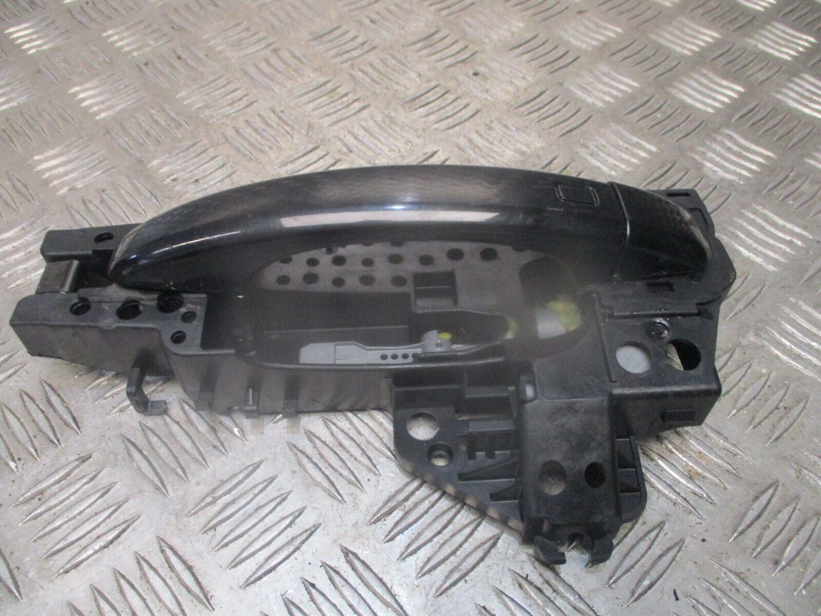 2015 GENUINE AUDI A4 FRONT LEFT PASSENGER SIDE EXTERIOR DOOR HANDLE 8T0837885B