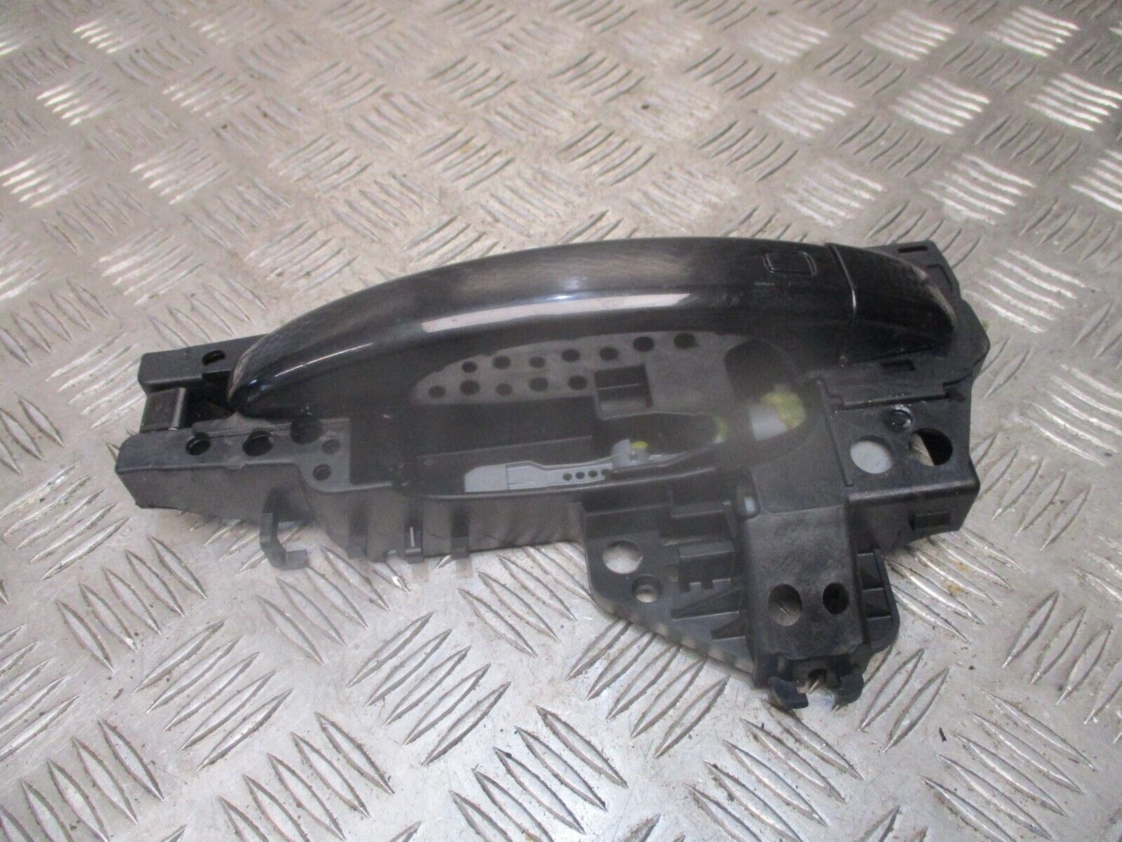 2015 GENUINE AUDI A4 FRONT LEFT PASSENGER SIDE EXTERIOR DOOR HANDLE 8T0837885B - Image 2