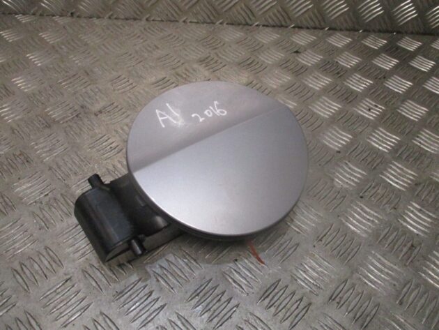 2016 GENUINE AUDI A1 REAR FUEL FILLER FLAP CAP 8X0809906 - Image 3