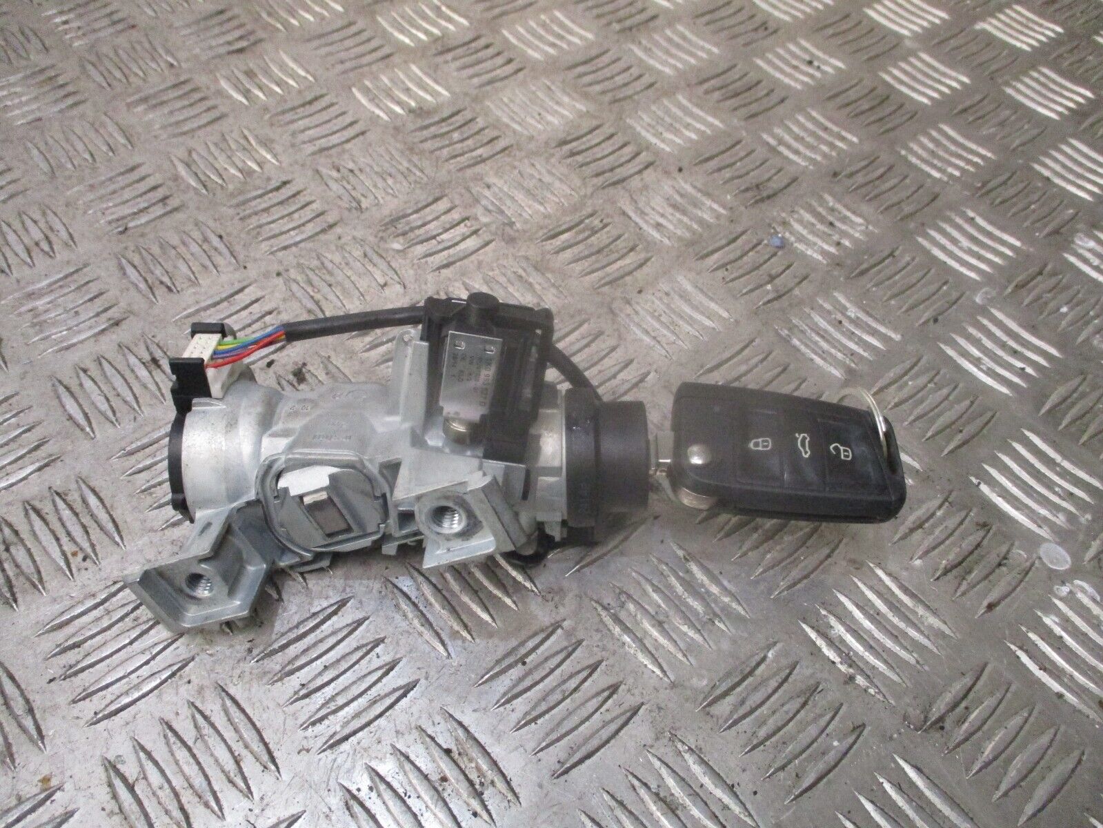 2014 GENUINE VW GOLF MK7 IGNITION BARREL & KEY 5Q0905865 1K0905851