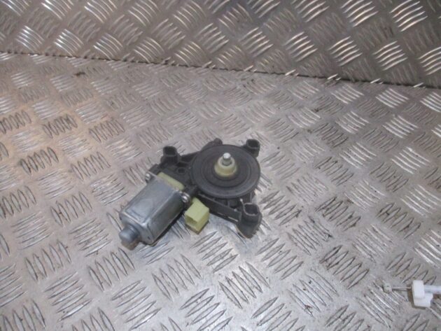2014 GENUINE SEAT LEON FRONT RIGHT DRIVER SIDE WINDOW MOTOR 5Q0959802B
