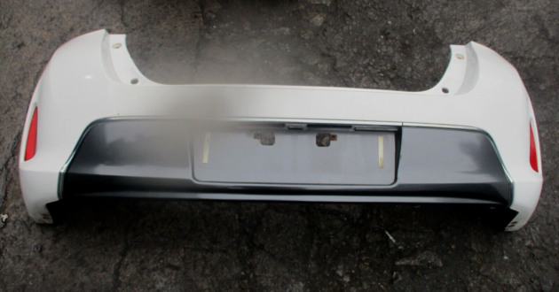 2014 GENUINE TOYOTA AURIS HATCHBACK REAR COMPLETE BUMPER