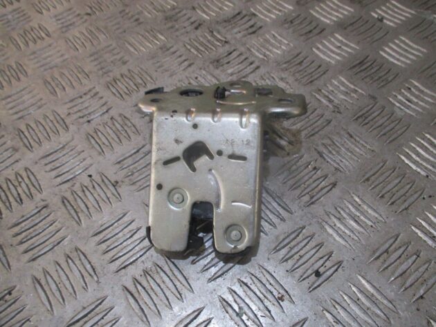 2015 GENUINE AUDI A1 REAR TAILGATE BOOT LOCK MECHANISM 8R0827505 - Image 2