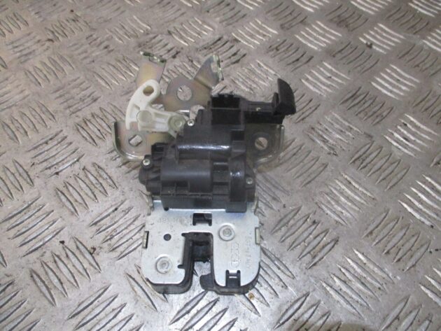 2015 GENUINE AUDI A1 REAR TAILGATE BOOT LOCK MECHANISM 8R0827505 - Image 3