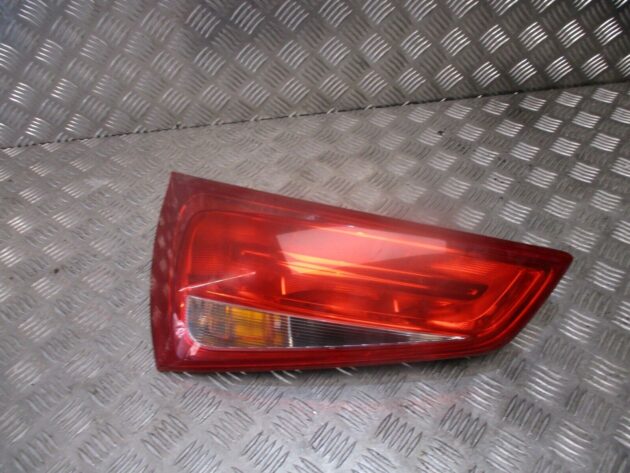 2016 GENUINE AUDI A1 3DOOR REAR LEFT PASSENGER SIDE TAILLIGHT LAMP 8X0945093D - Image 4