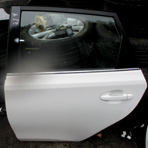 2014 GENUINE TOYOTA AURIS HATCHBACK REAR LEFT PASSENGER SIDE BARE SHELL DOOR NSR