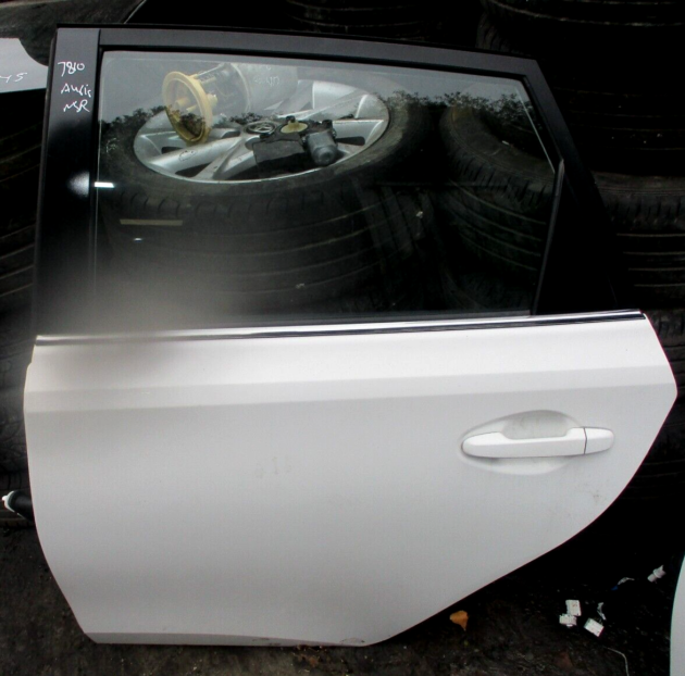 2014 GENUINE TOYOTA AURIS HATCHBACK REAR LEFT PASSENGER SIDE BARE SHELL DOOR NSR
