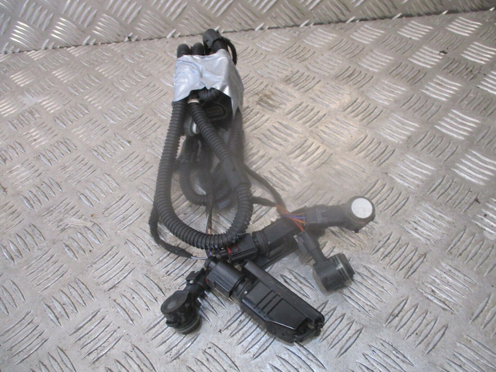 2015 GENUINE VW GOLF MK7 REAR PARKING SENSORS & WIRING LOOM 5G0971104L - Image 3