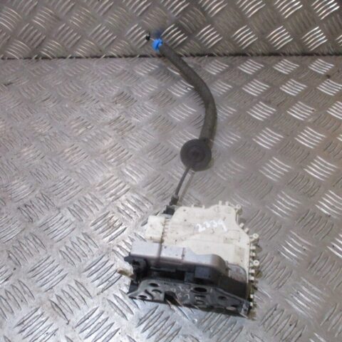 2014 GENUINE AUDI A1 REAR LEFT PASSENGER SIDE DOOR LOCK MECHANISM 8X0839015