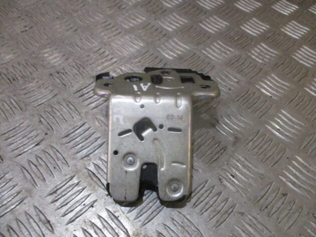2014 GENUINE AUDI A3 8V REAR TAILGATE BOOT LOCK MECHANISM 8R0827505 - Image 2