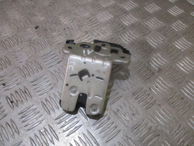 2014 GENUINE AUDI A3 8V REAR TAILGATE BOOT LOCK MECHANISM 8R0827505 - Image 3