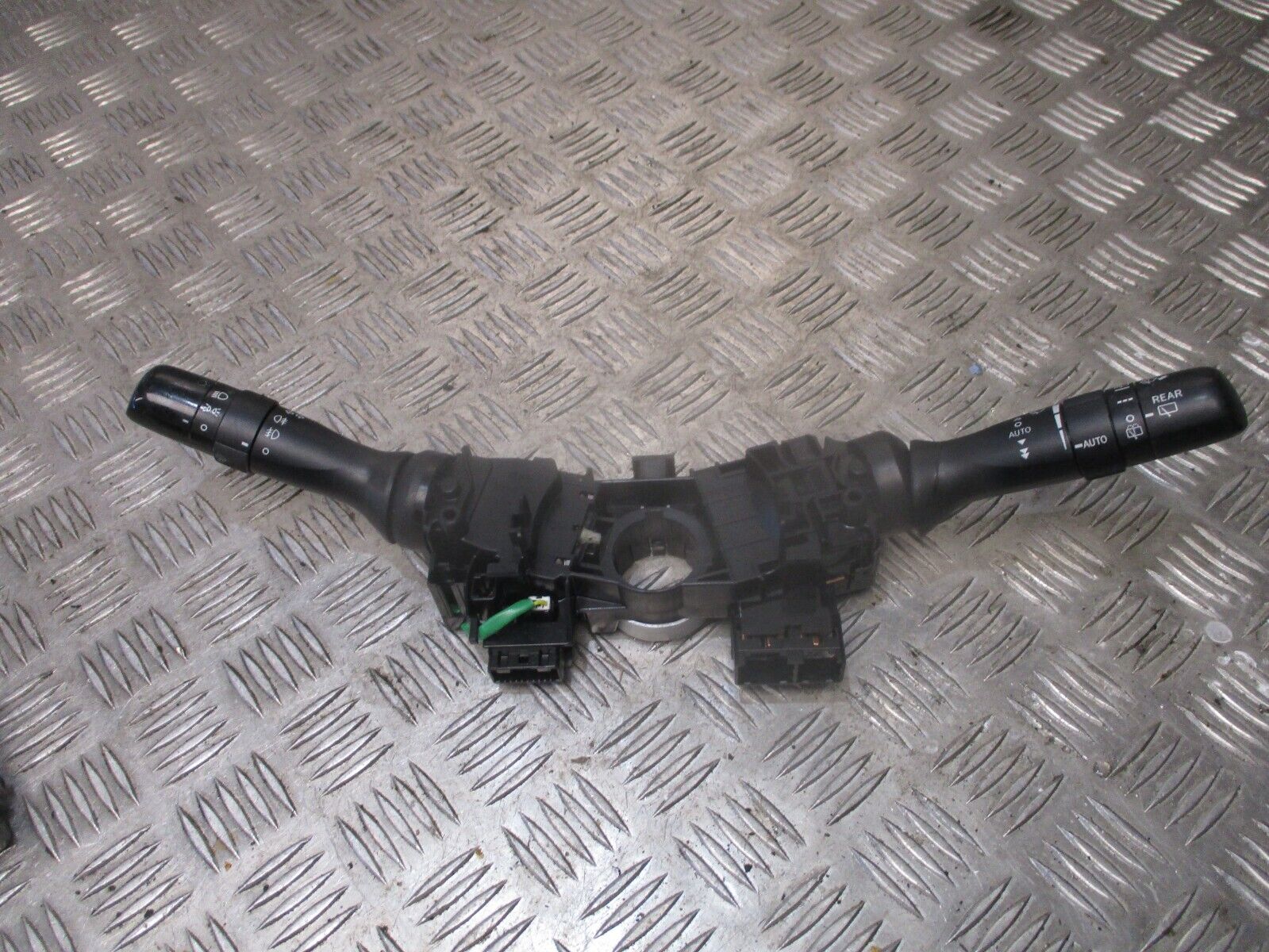 2014 GENUINE TOYOTA PRIUS HYBRID HEADLIGHT INDICATER WIPER STALK 173832/173848