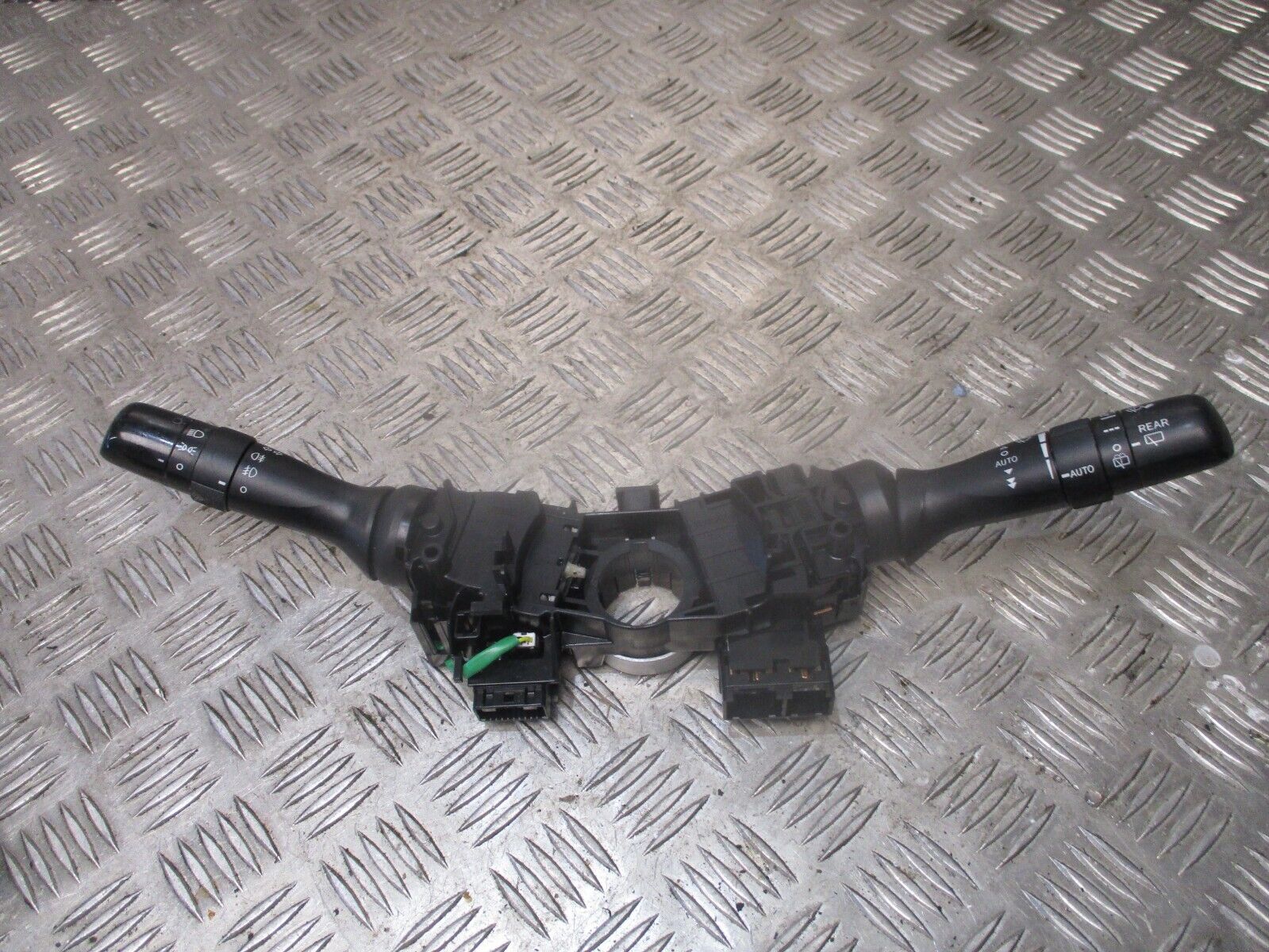 2014 GENUINE TOYOTA PRIUS HYBRID HEADLIGHT INDICATER WIPER STALK 173832/173848 - Image 2