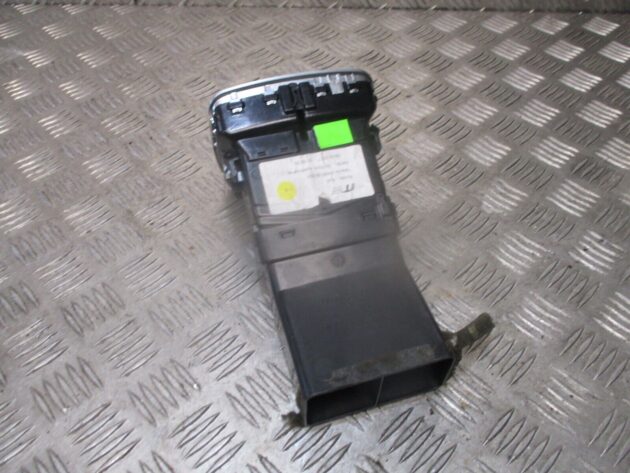2017 GENUINE AUDI A3 REAR CENTRE CONSOLE AIRVENT 8V0857042 - Image 2