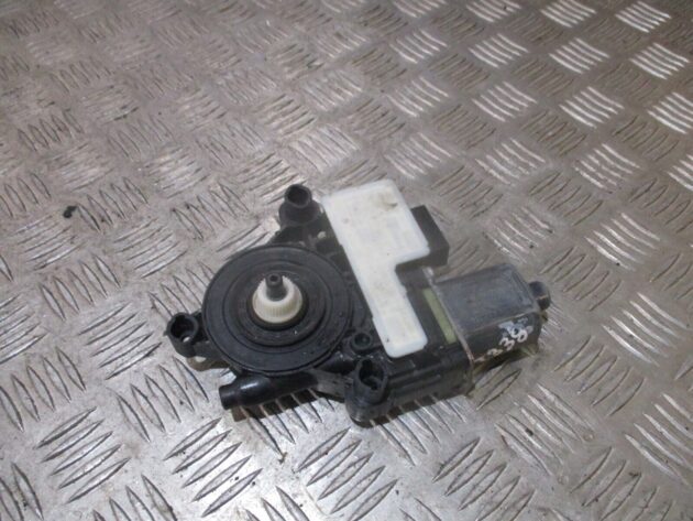 2014 GENUINE AUDI A3 REAR RIGHT DRIVER SIDE WINDOW MOTOR 5Q0959812A