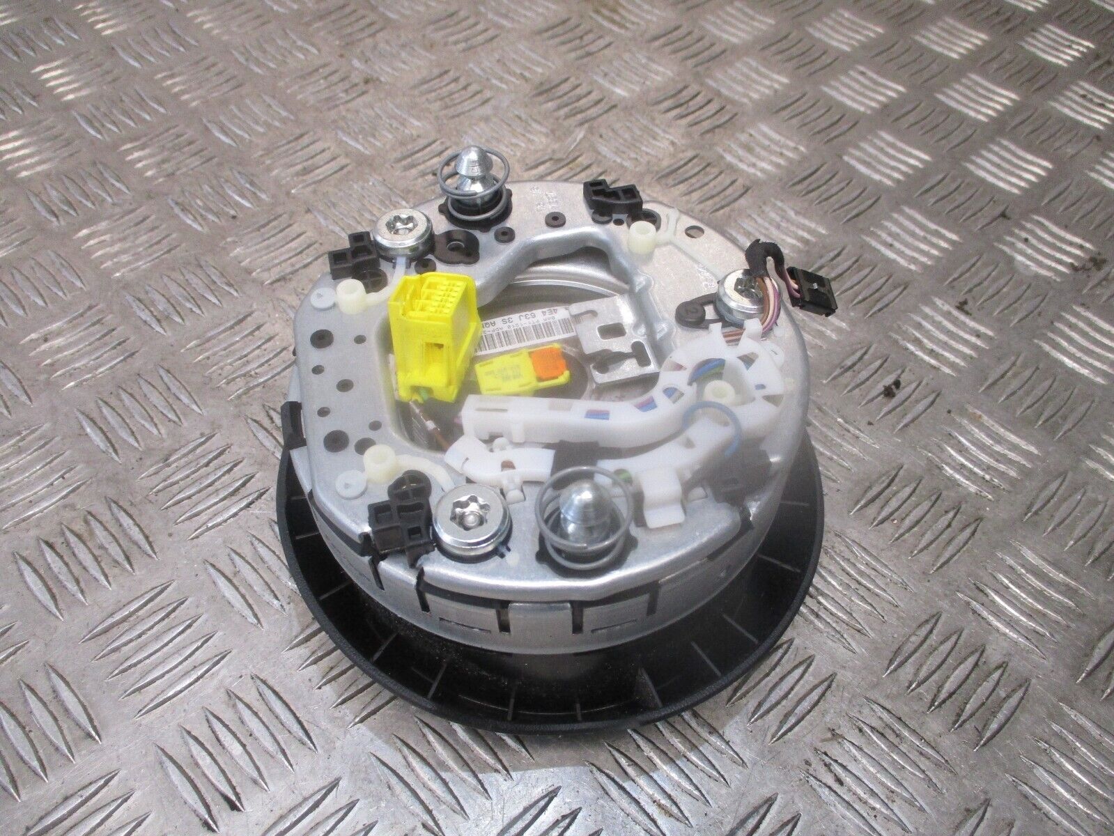 2016 GENUINE AUDI A1 8X RIGHT DRIVERS STEERING WHEEL AIRBG 8X0880201C - Image 2