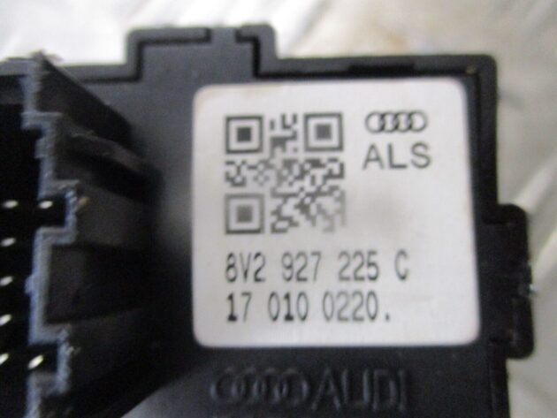 2017 GENUINE AUDI A3 8V ELECTRIC HANDBRAKE RELEASE BUTTON/SWITCH 8V2927225C - Image 2