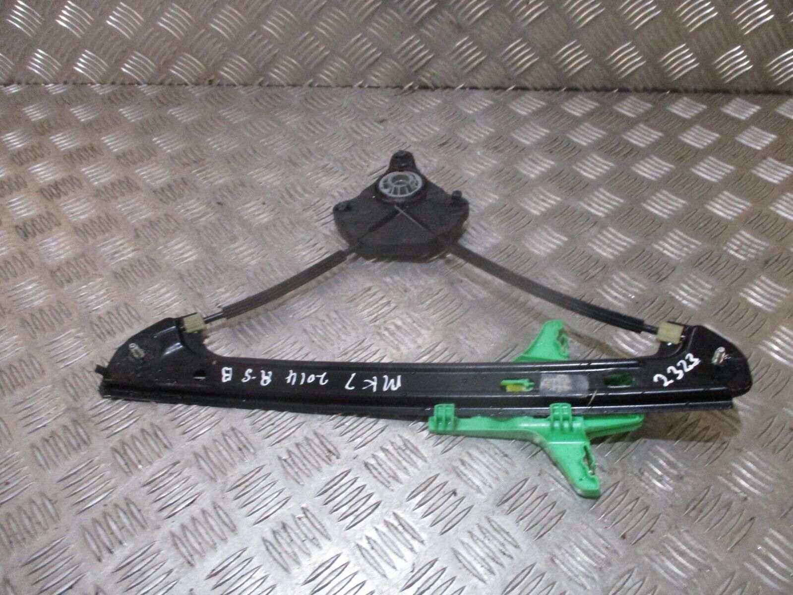 2014 GENUINE VW GOLF MK7 REAR RIGHT DRIVER WINDOW REGULATER OSR