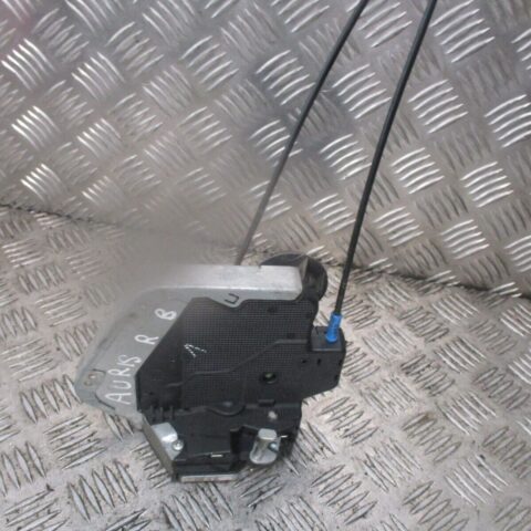 2014 GENUINE TOYOTA AURIS REAR RIGHT DRIVER SIDE DOOR LOCK MECHANISM