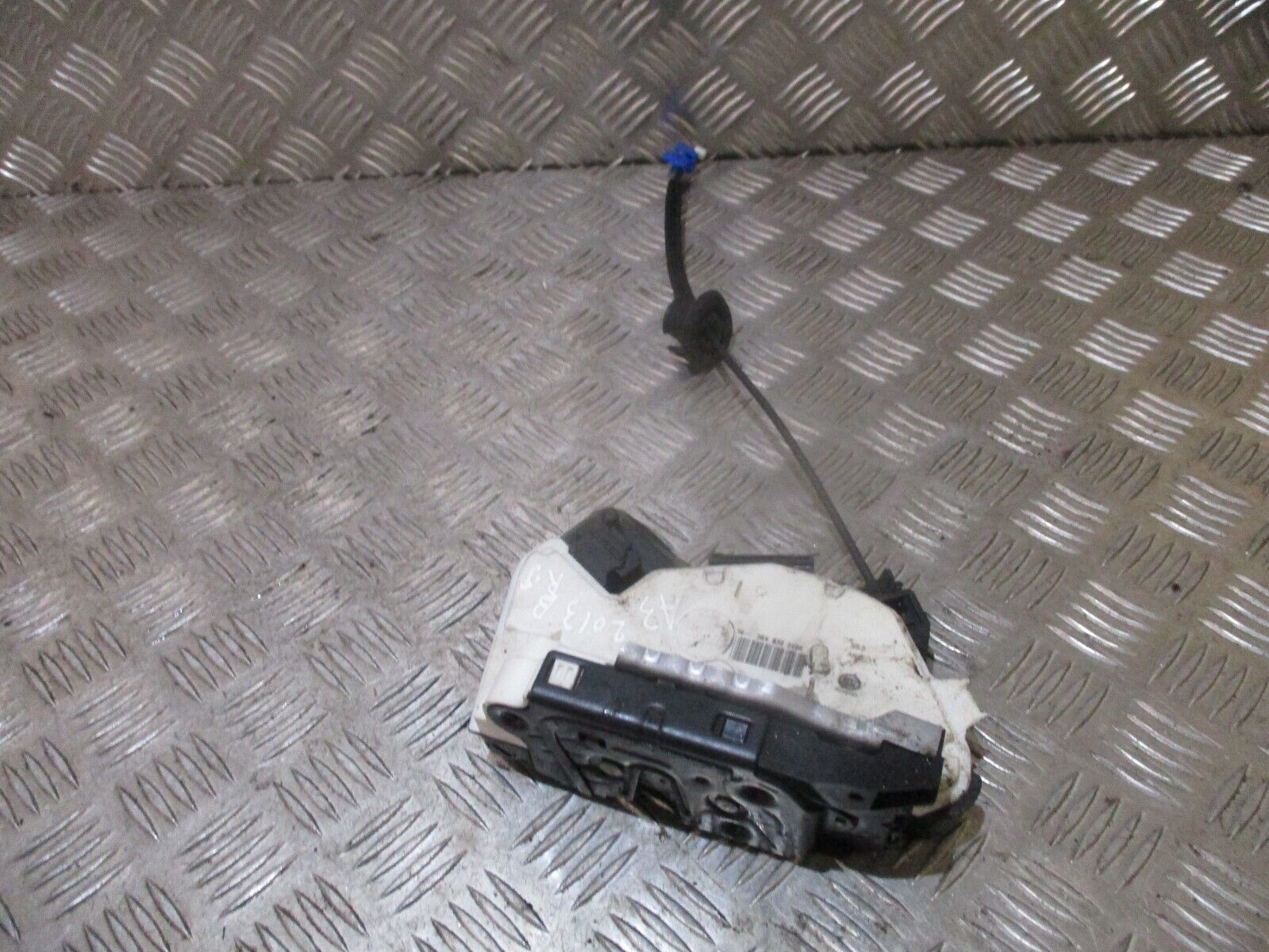 2014 GENUINE VW GOLF MK7 REAR RIGHT DRIVER SIDE DOOR LOCK MECHANISM 5K4839016R