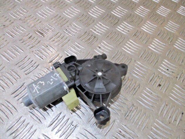 2017 GENUINE AUDI A3 8V FRONT RIGHT DRIVER SIDE WINDOW MOTOR 5Q0959501B - Image 3