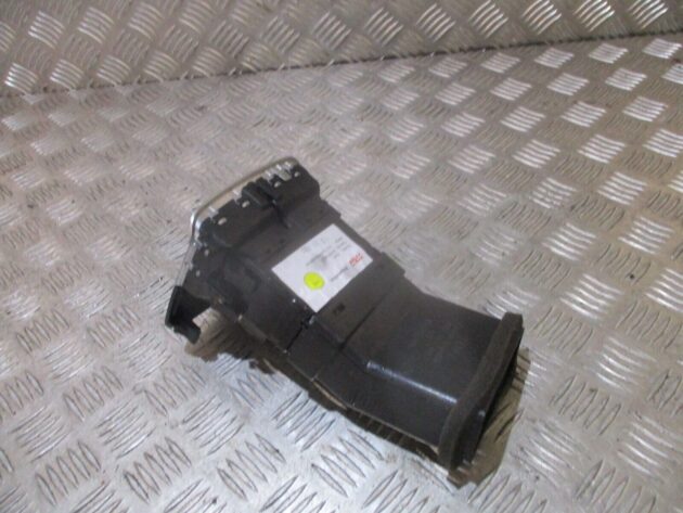 2013 GENUINE AUDI A3 8V REAR CENTRE CONSOLE AIR VENTS 8V0857042 - Image 3