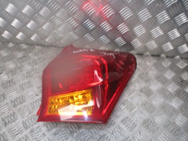 2014 GENUINE TOYOTA AURIS HATCHBACK  REAR RIGHT DRVIVER SIDE TAILLIGHT LAMP