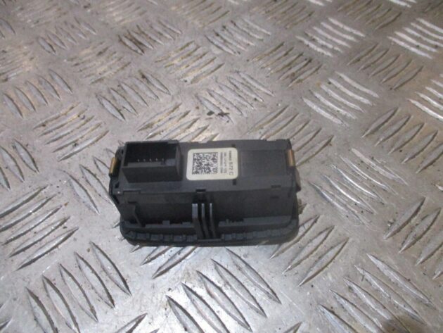 2015 GENUINE AUDI A1 8X HAZARD SWITCH BUTTON 8X0959672C - Image 2