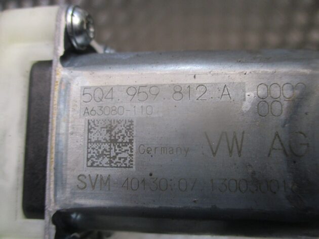 2013 GENUINE VW GOLF MK7 REAR RIGHT DRIVER SIDE WINDOW MOTOR 5Q4959812A - Image 2